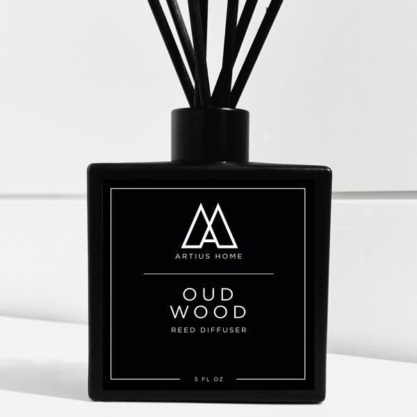 Oud Wood Reed Diffuser - Agarwood, Sandalwood, and Warm Spice (5 oz)