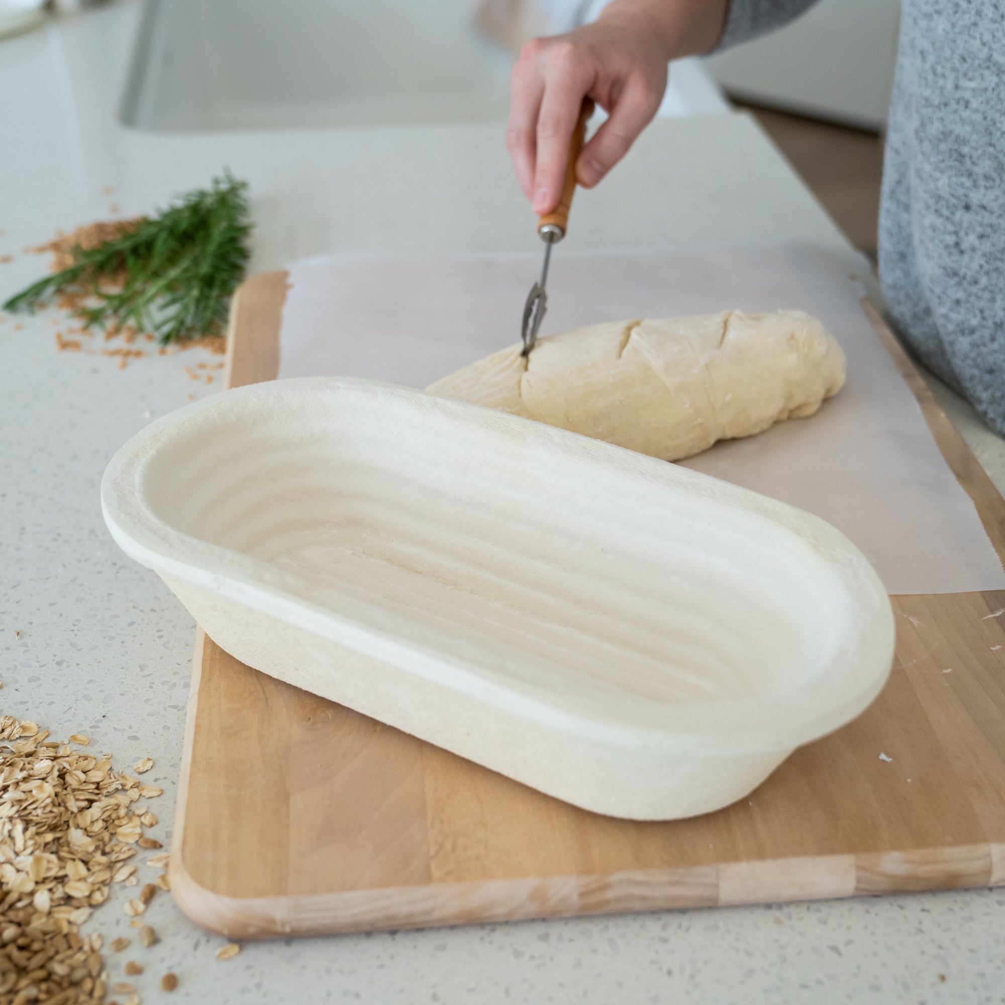 Medium-sized Oval Groove 750g Banneton