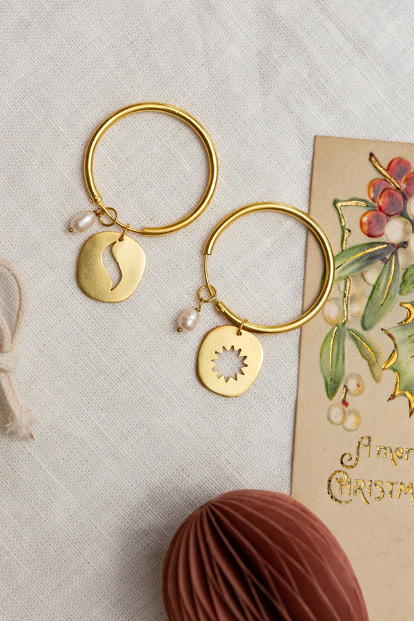 Akarsana Pearl Hoops