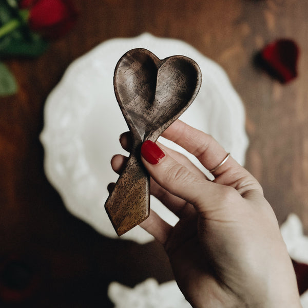 RTS Heart Scoop, Fancy Walnut