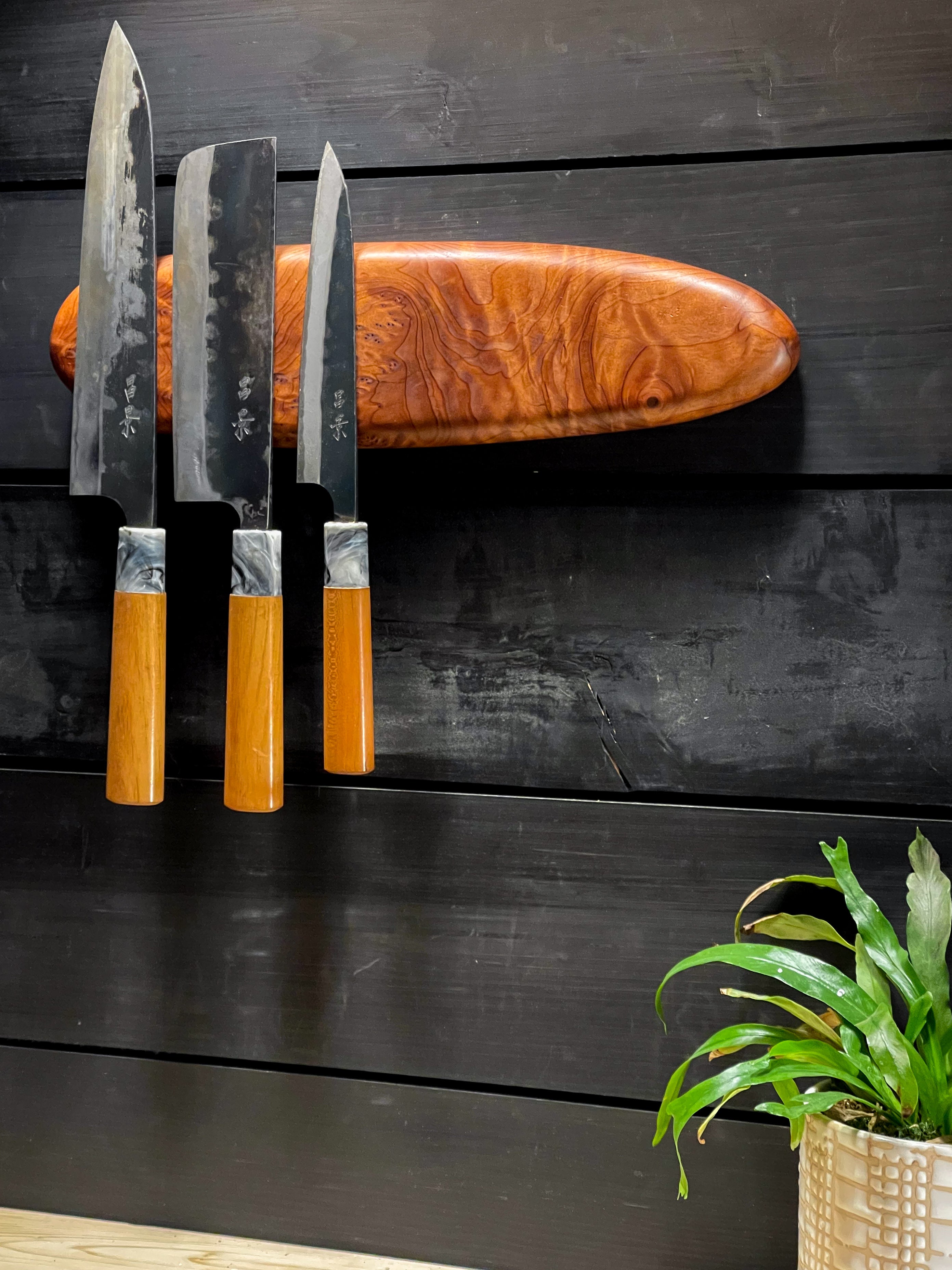 Rare Redwood Burl Magnetic Knife Pebble - 6 Knives