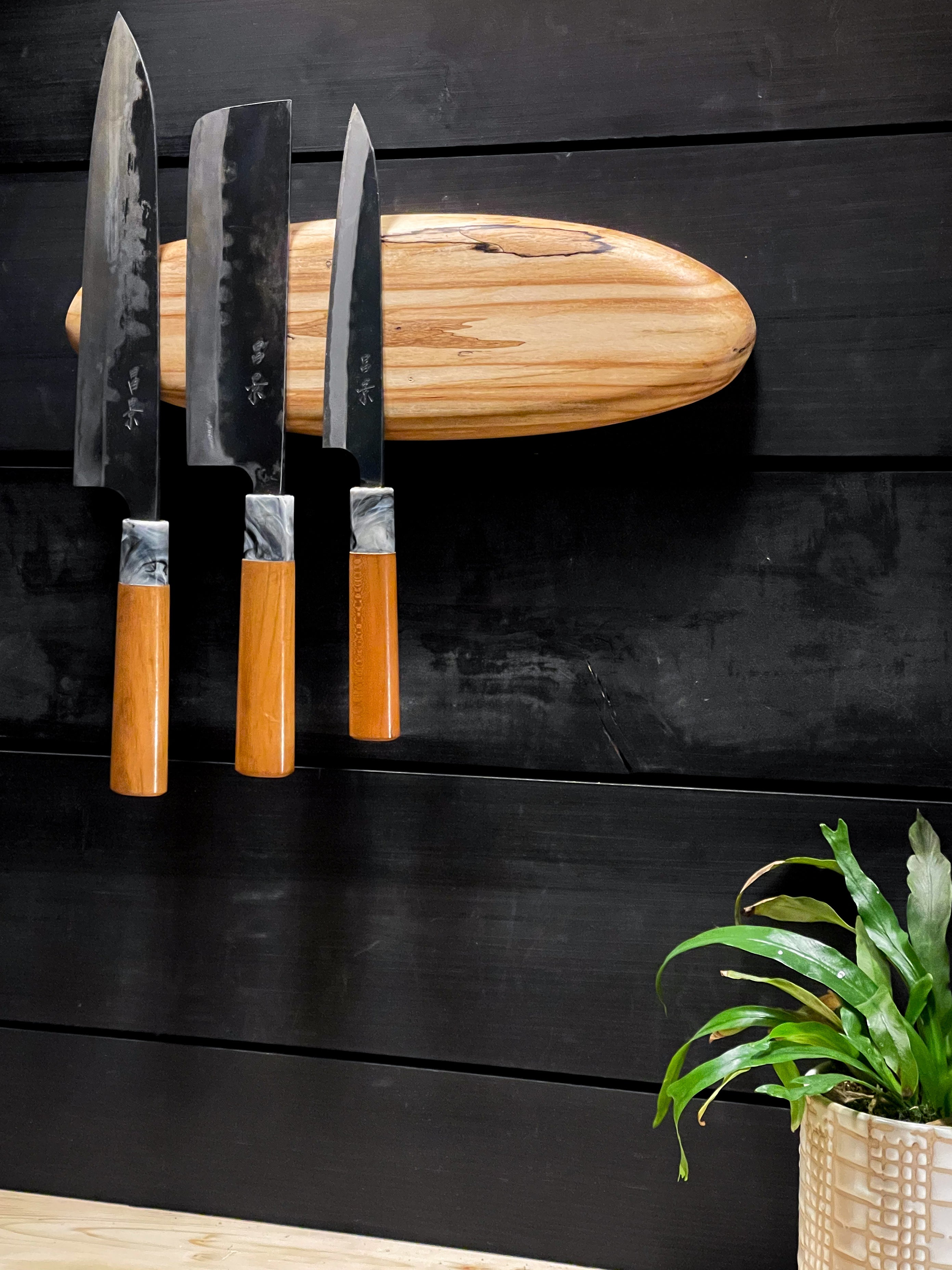 Spalted Maple Magnetic Knife Pebble - 5 Knives (B)