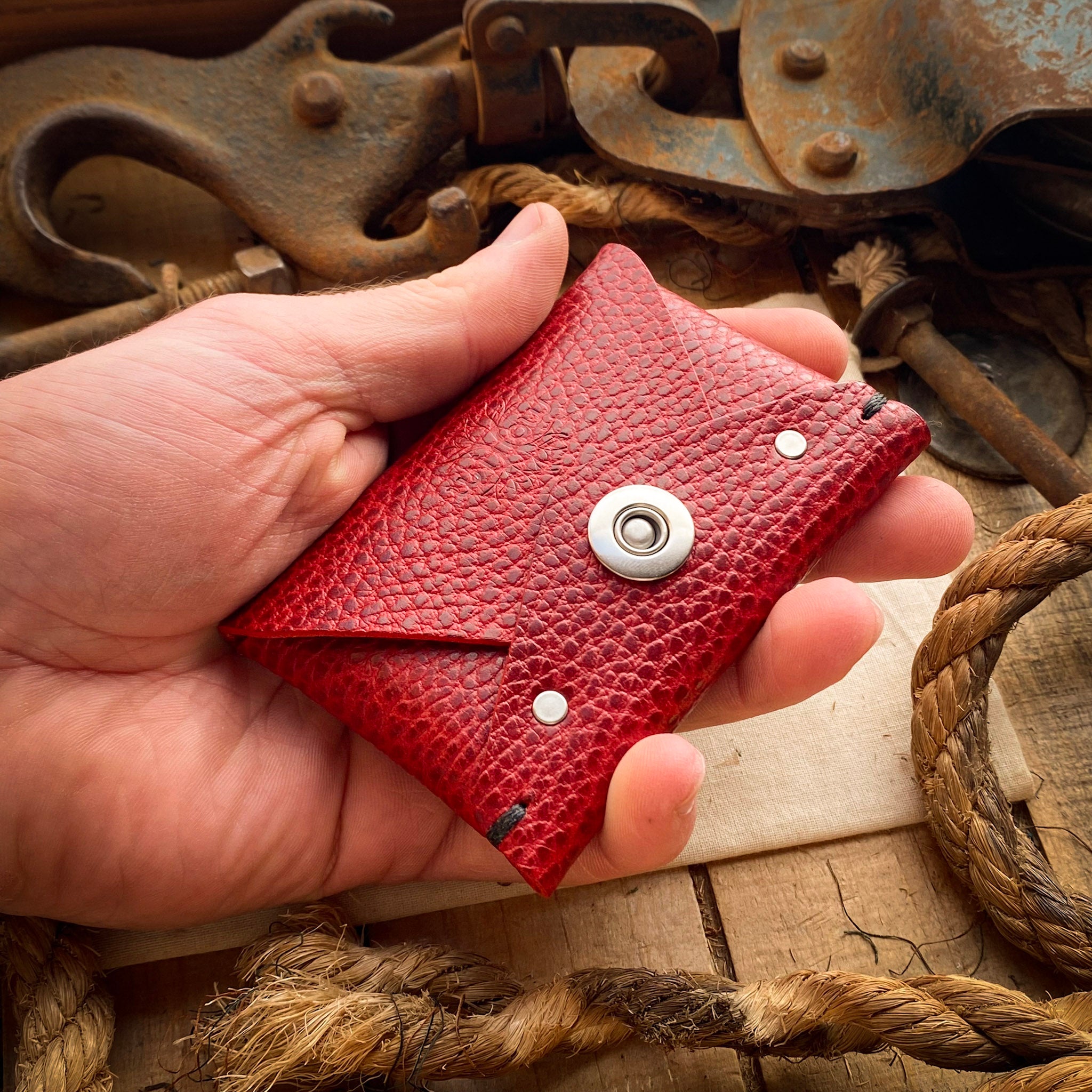 The Liam Minimalist Wallet - Red Dollaro
