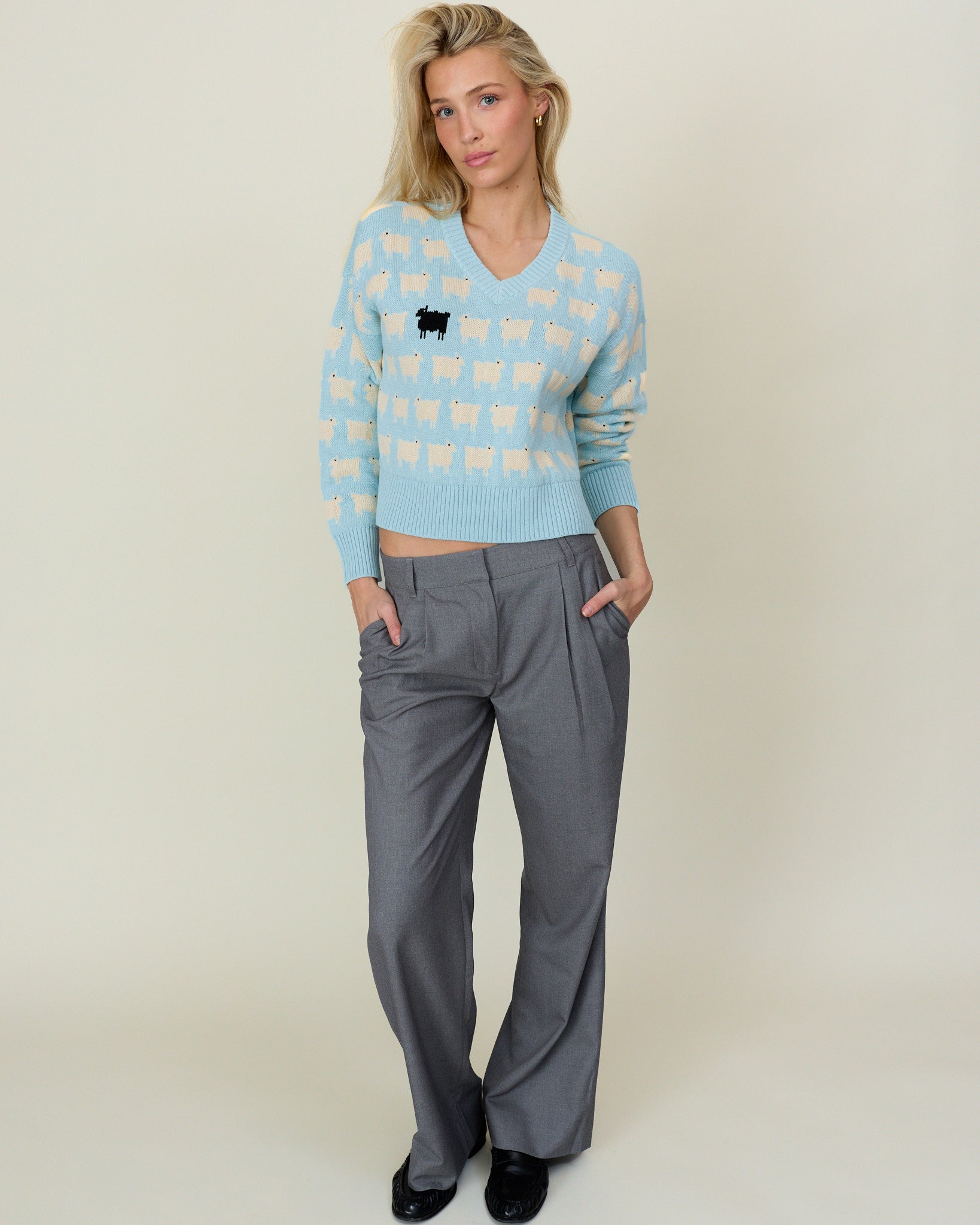 Women's Cotton Linen V-Neck Sheep Sweater Blue