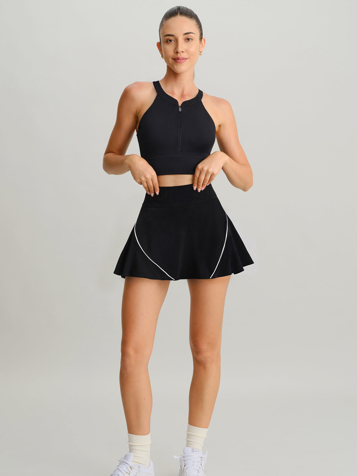 Black Mesh Round Neck Sports Bra - Light Support