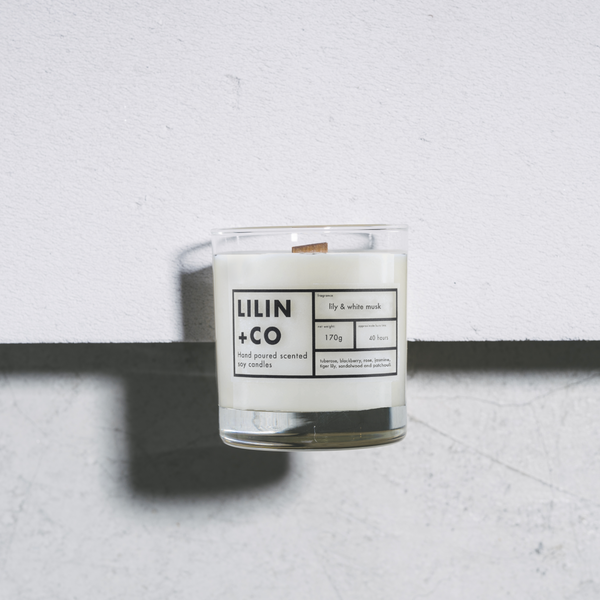Lily & White Musk Candle